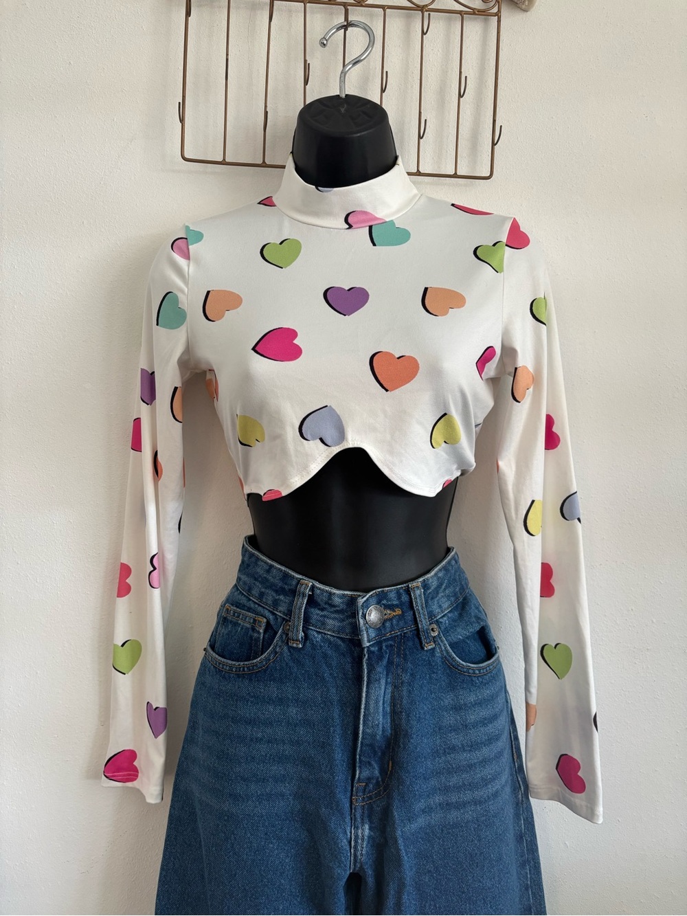 Nylon Apparel White Heart-Print Cropped Mock Neck Long-Sleeve Top